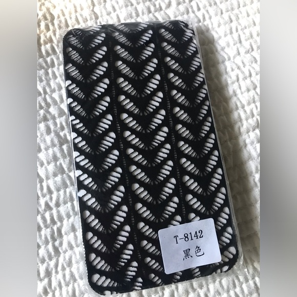 Never opened, brand new sexy seamless fishnet pantyhose tights - Picture 2 of 3